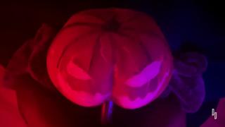 Gobbling gourd gaping gash gets gangbanged by a gang of giant cock🌭 studs