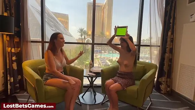 Sticky Fingers Fuck Fest with Saggy Tits & Alisha’s Insatiable Appetite