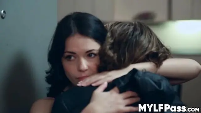 Dirty cougar Ava Dalush savors huge dick🌭