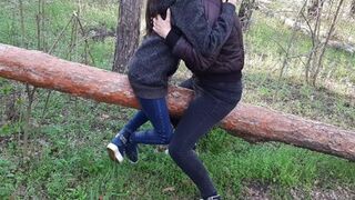 Кончаем в одежде на бревно - lesbian_illusion