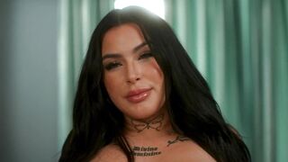 Pretty & Raw Voluptuous Diamond Franco Shows Off Her Big Tits, Bubble Butt, And Shaved Pussy