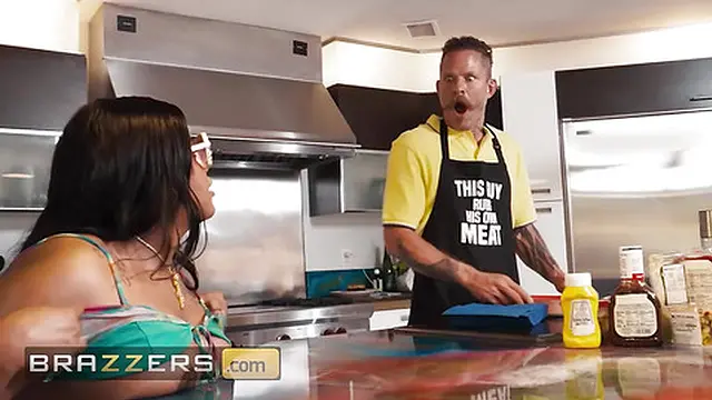 She Goes Crazy For Cum-diments Jayla Page / Brazzers