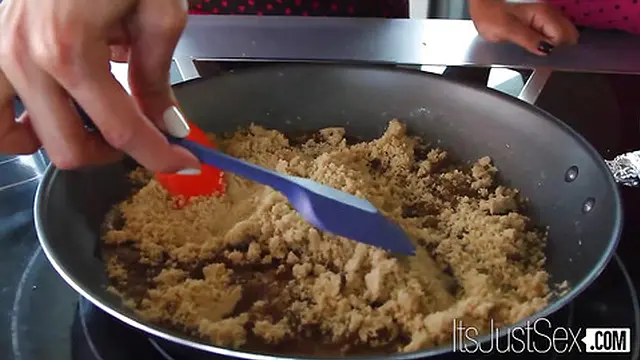 From Cooking to Scissoring with Emy Reyes and Vicki Chase