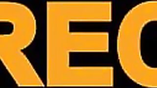 Mi cuñada se sienta en mi polla por `error` pero le costó un buen creampie grueso  y grande polla e