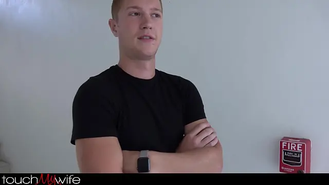 Hot MILF Reagan Foxx craving young stud's stiff cock