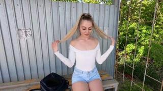 Stop whore penetrates deeply for cash in public